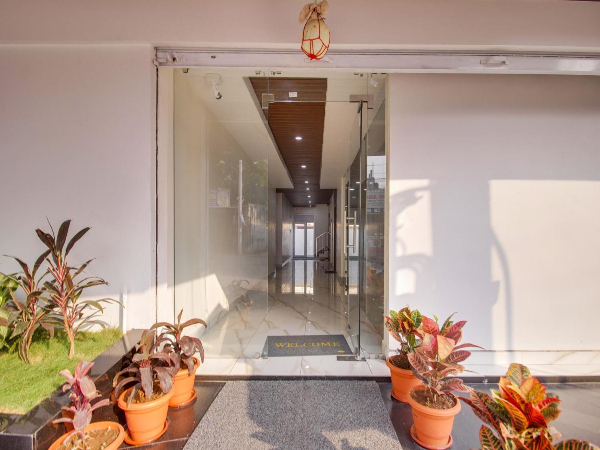 Hotel O Rr Residency Khammam Экстерьер фото